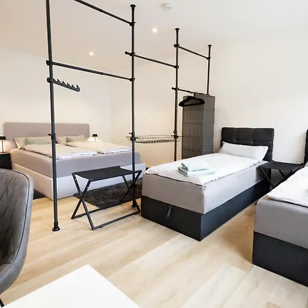 Moderne 2-zi-we Mit Balkon In Lage In *