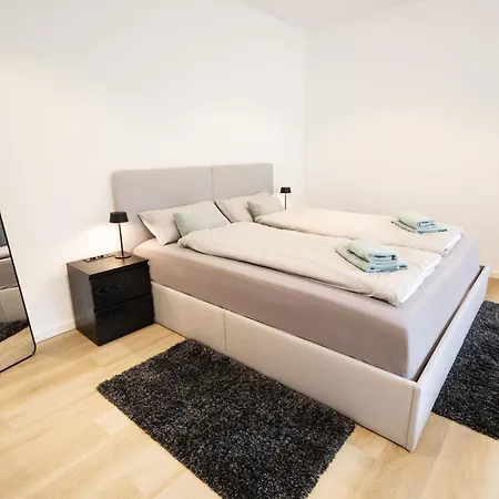 Apartment Moderne 2-zi-we Mit Balkon In Lage In