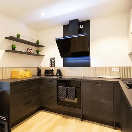 Moderne 2-zi-we Mit Balkon In Lage In Coburg