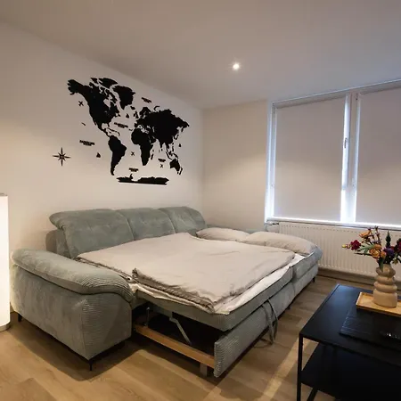 Moderne 2-zi-we Mit Balkon In Lage In Apartment