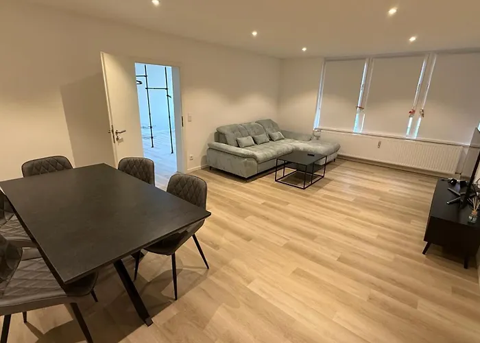 Moderne 2-zi-we Mit Balkon In Lage In Apartment Coburg