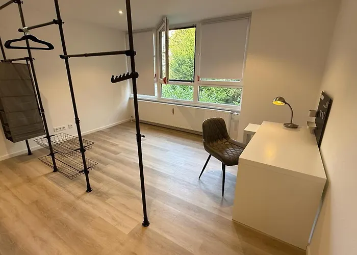 Moderne 2-zi-we Mit Balkon In Lage In
