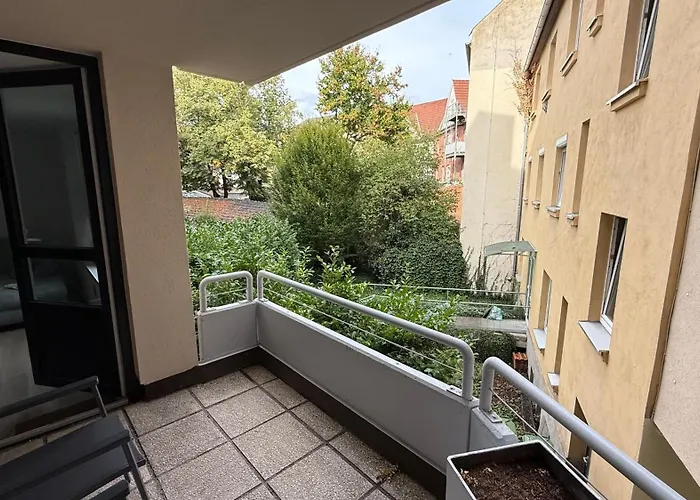 Apartment Moderne 2-zi-we Mit Balkon In Lage In
